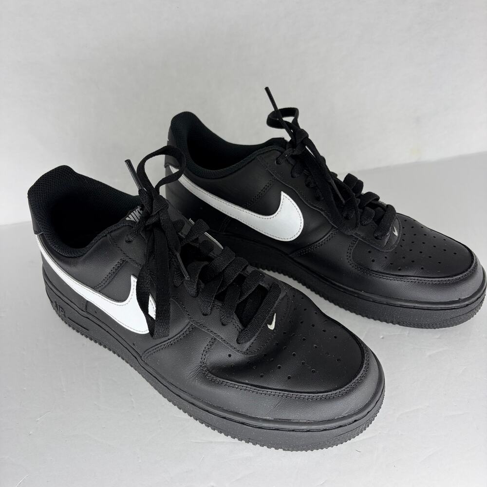 Nike Air Force 1 Low 07 Black White Swoosh Mens Size 9 FZ0627-010 Near Deadstock